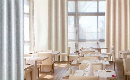 F605 防焰全遮光背膠